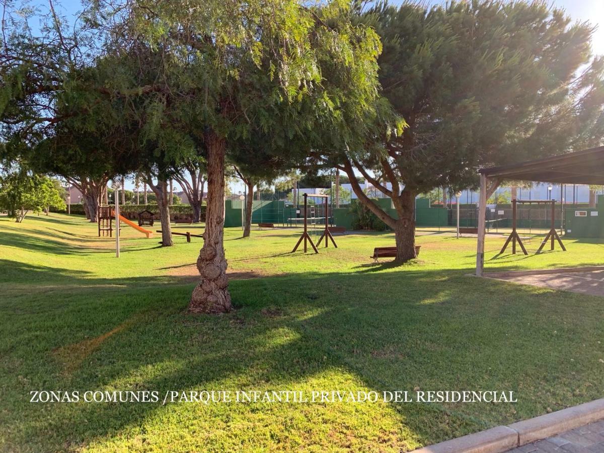 Adosado Residencial El Trébol Urbanización Novo Sancti Petri Сasa de vacaciones Chiclana de la Frontera