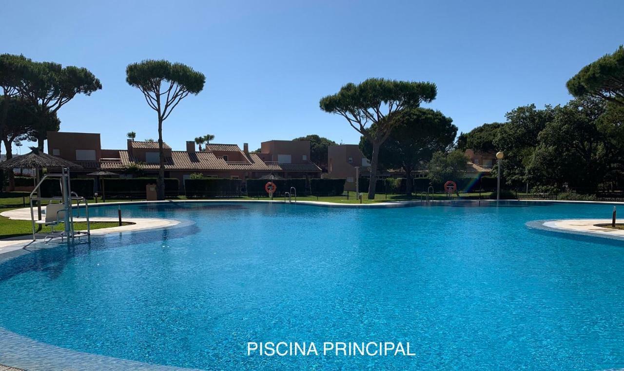 Adosado Residencial El Trébol Urbanización Novo Sancti Petri Сasa de vacaciones *